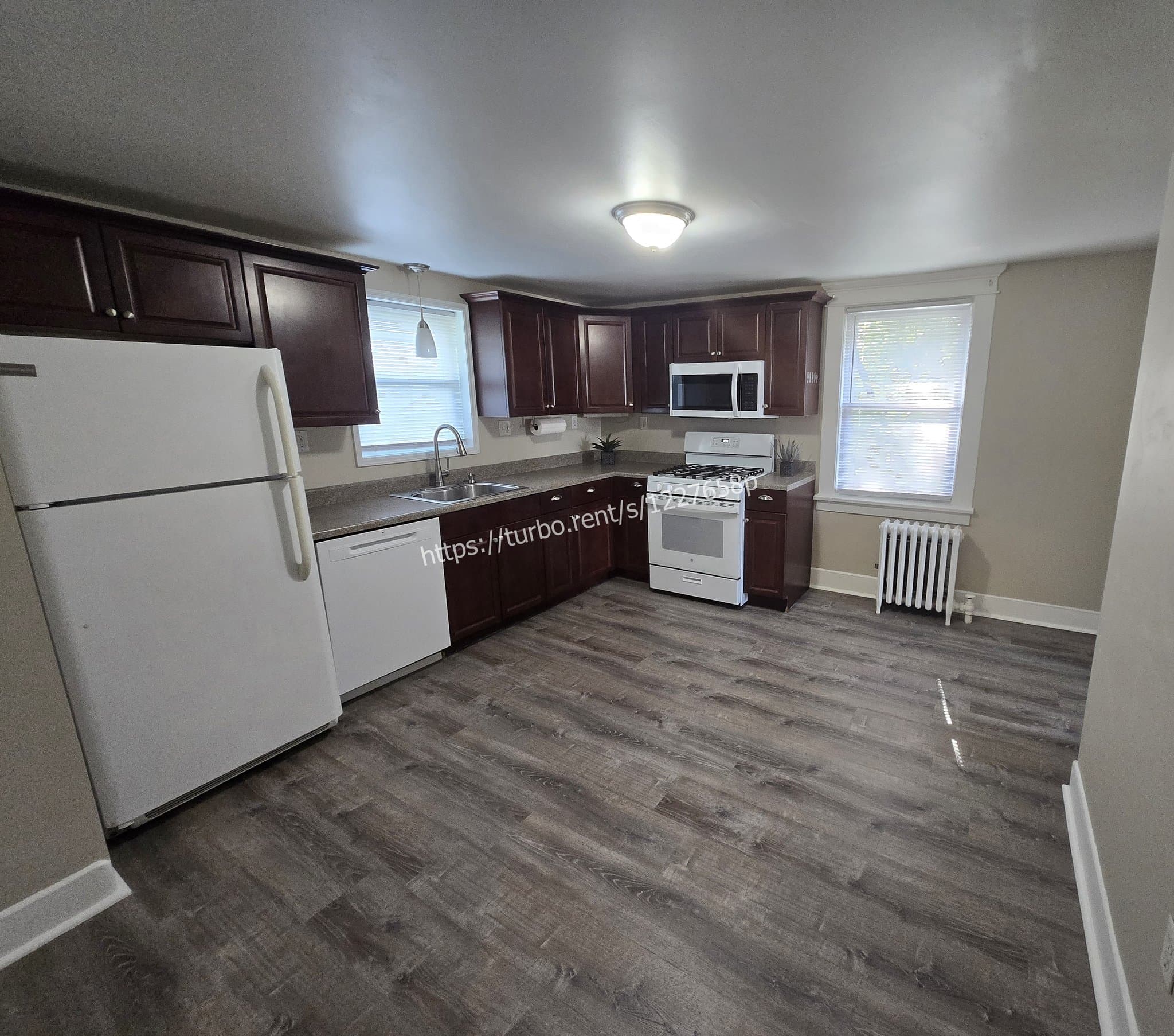 Woodbridge Multiplex: 254 Woodbridge Ave