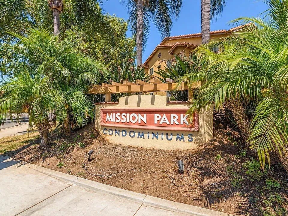 San Marcos Condo: 215 Woodland Parkway