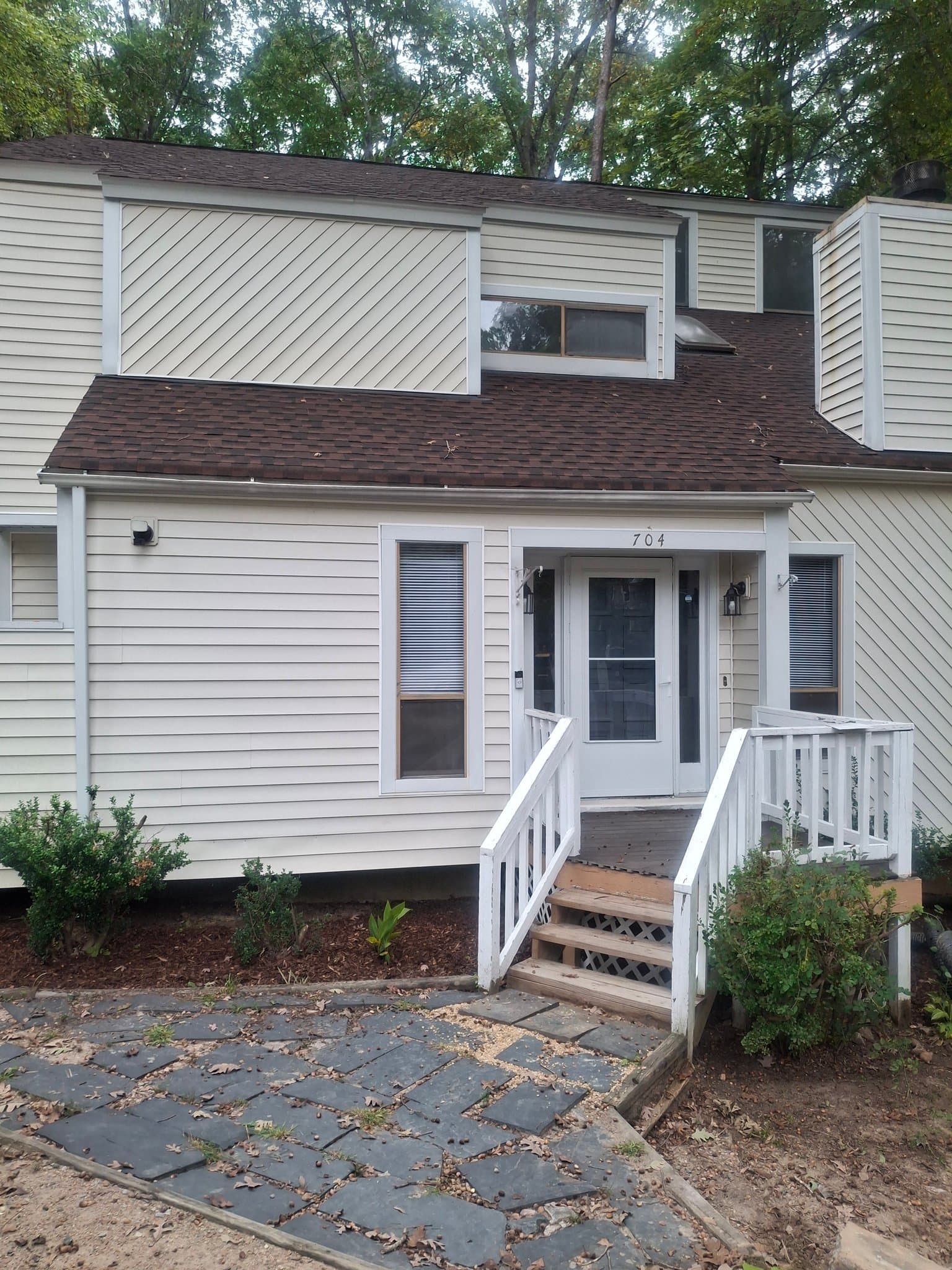 Richmond House: 704 Gordon School Ct