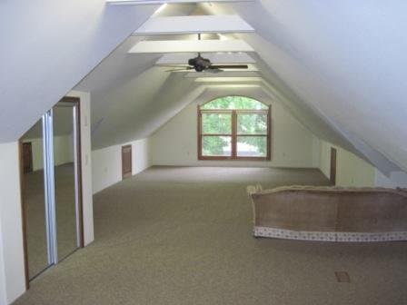 Winona Single Room: 266 1/2 East Sanborn St