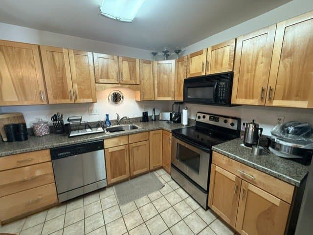 Stratford Apartment: 510 E Main St