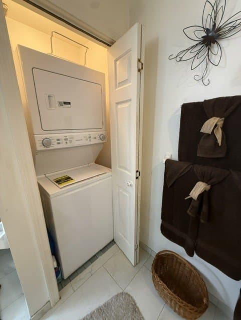 Stratford Apartment: 510 E Main St