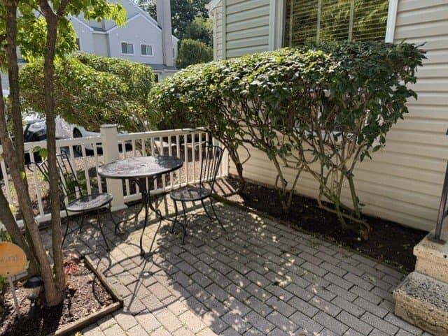 Stratford Apartment: 510 E Main St