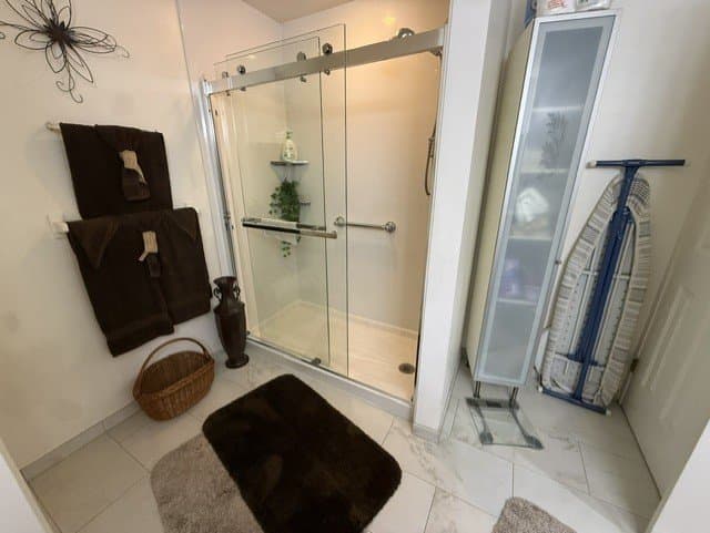 Stratford Apartment: 510 E Main St