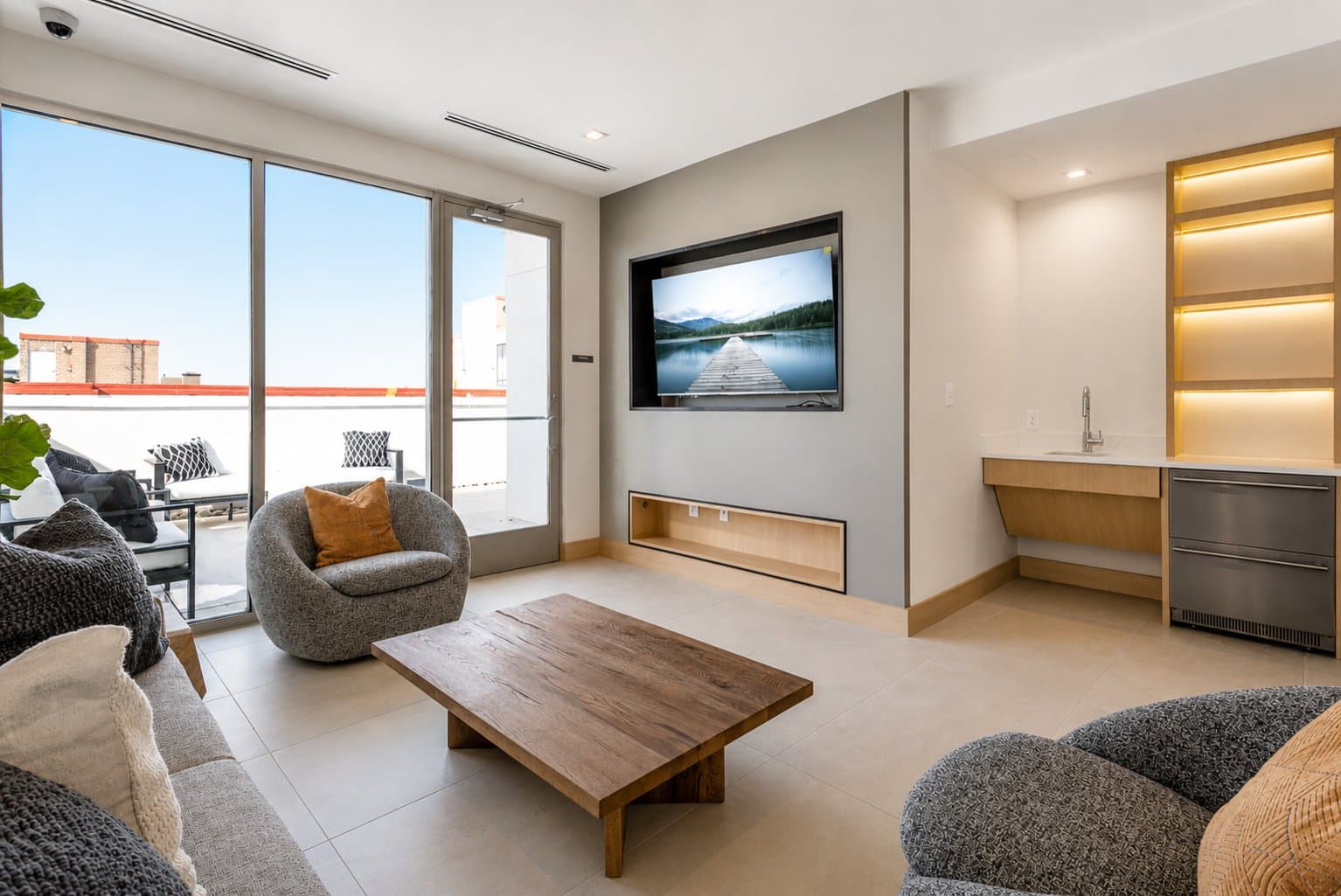 Washington Apartment: 1224 M St NW