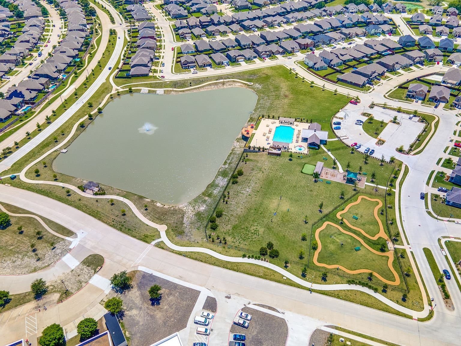 Fate House: 877 Darst Dr