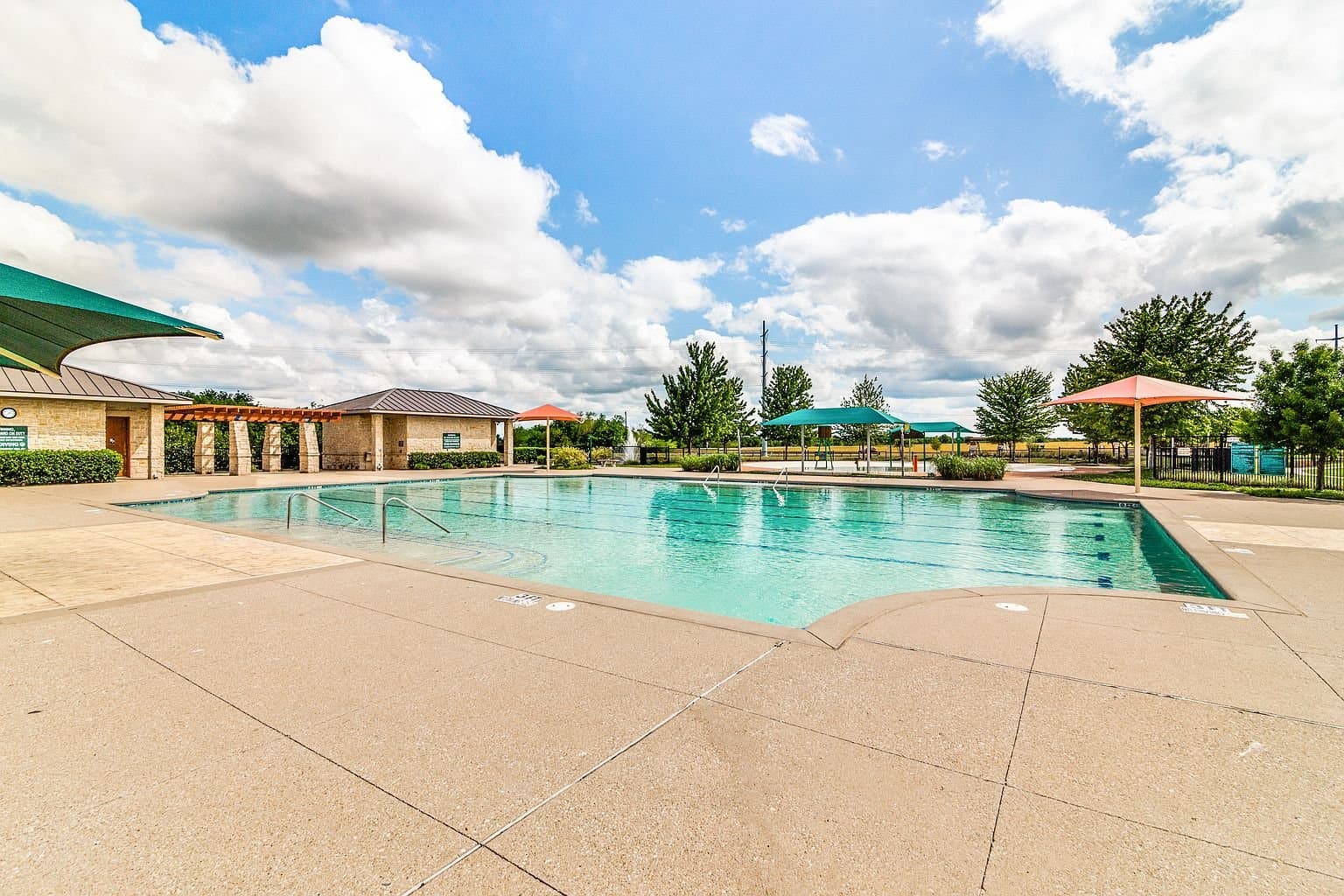Fate House: 877 Darst Dr