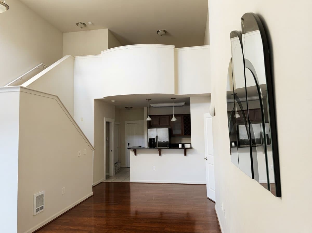 Tacoma Condo: 2424 S 41st St