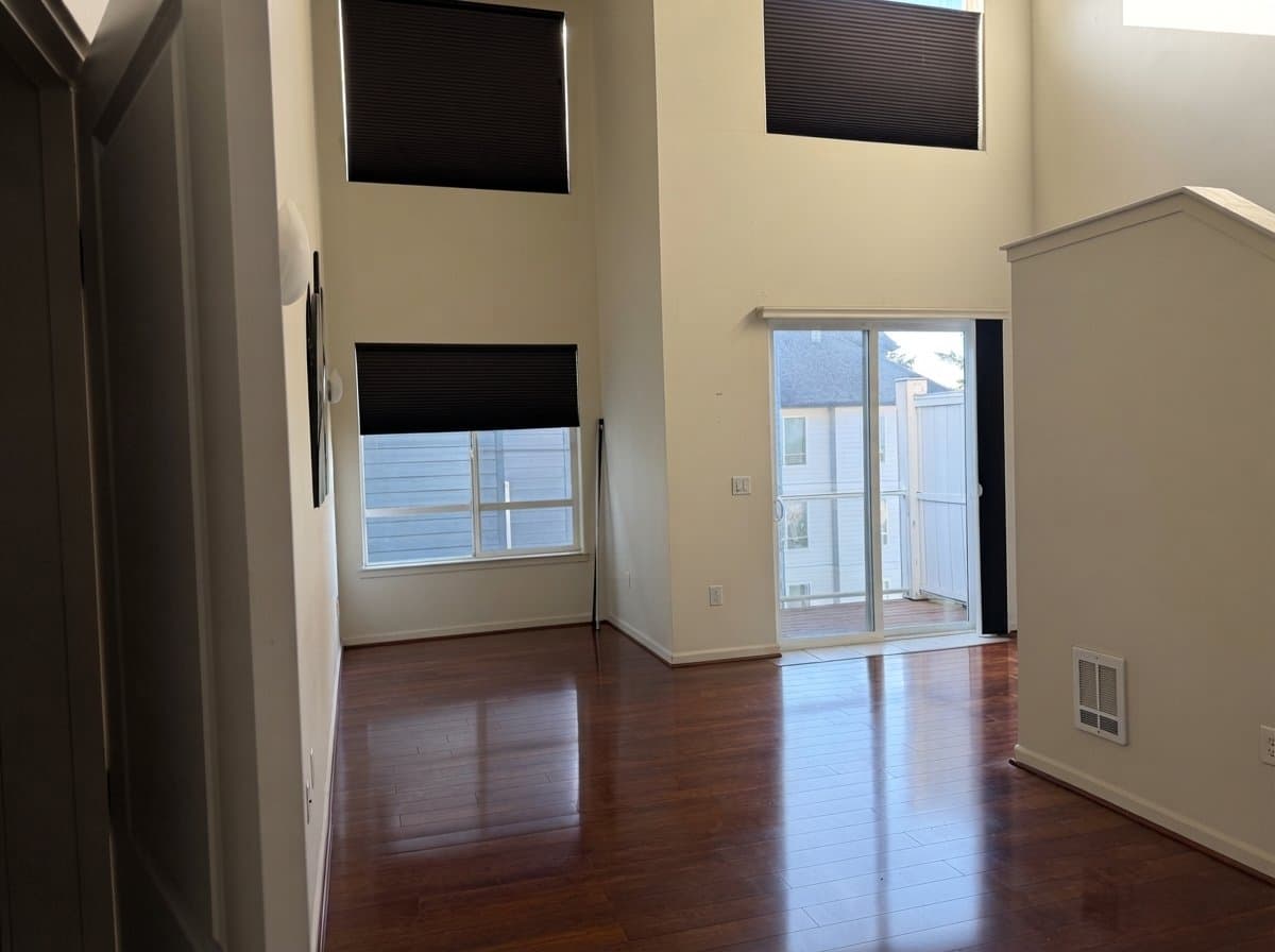 Tacoma Condo: 2424 S 41st St