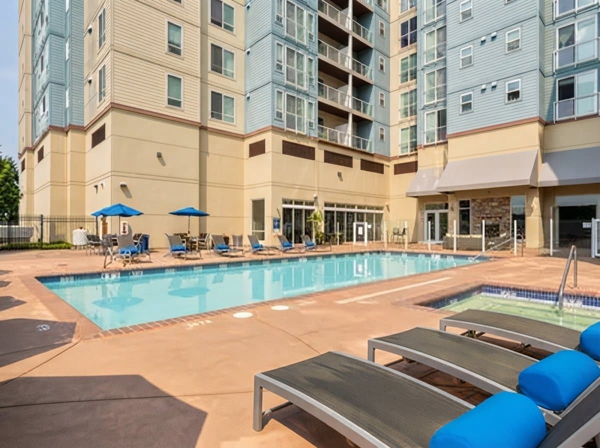 Tacoma Condo: 2424 S 41st St