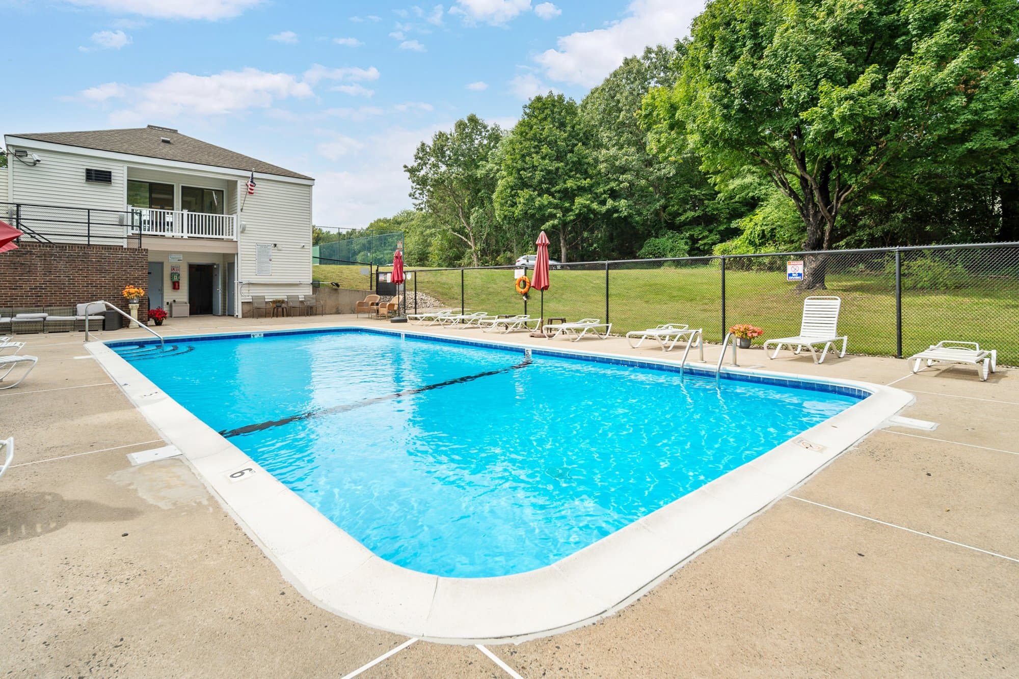 Farmington Condo: 23 Wellington Dr
