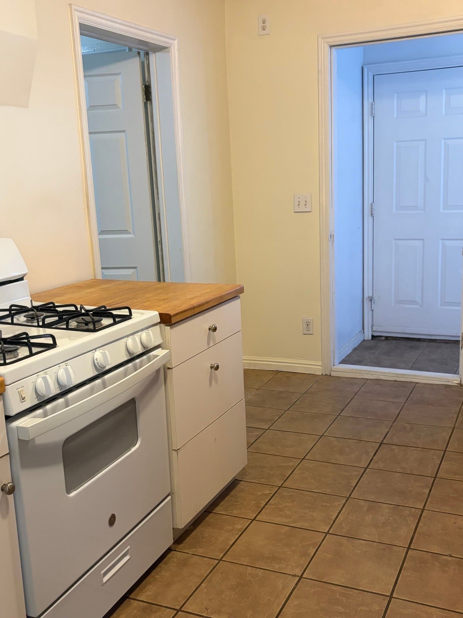 Salt Lake City House: 5011 S Glenn St