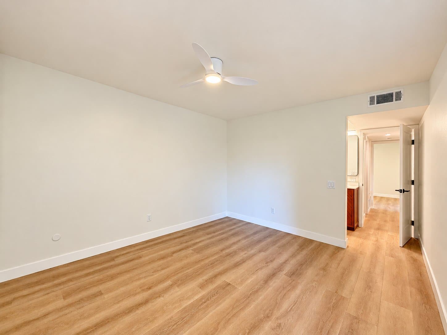 San DIego Condo: 6049 Rancho Mission Rd