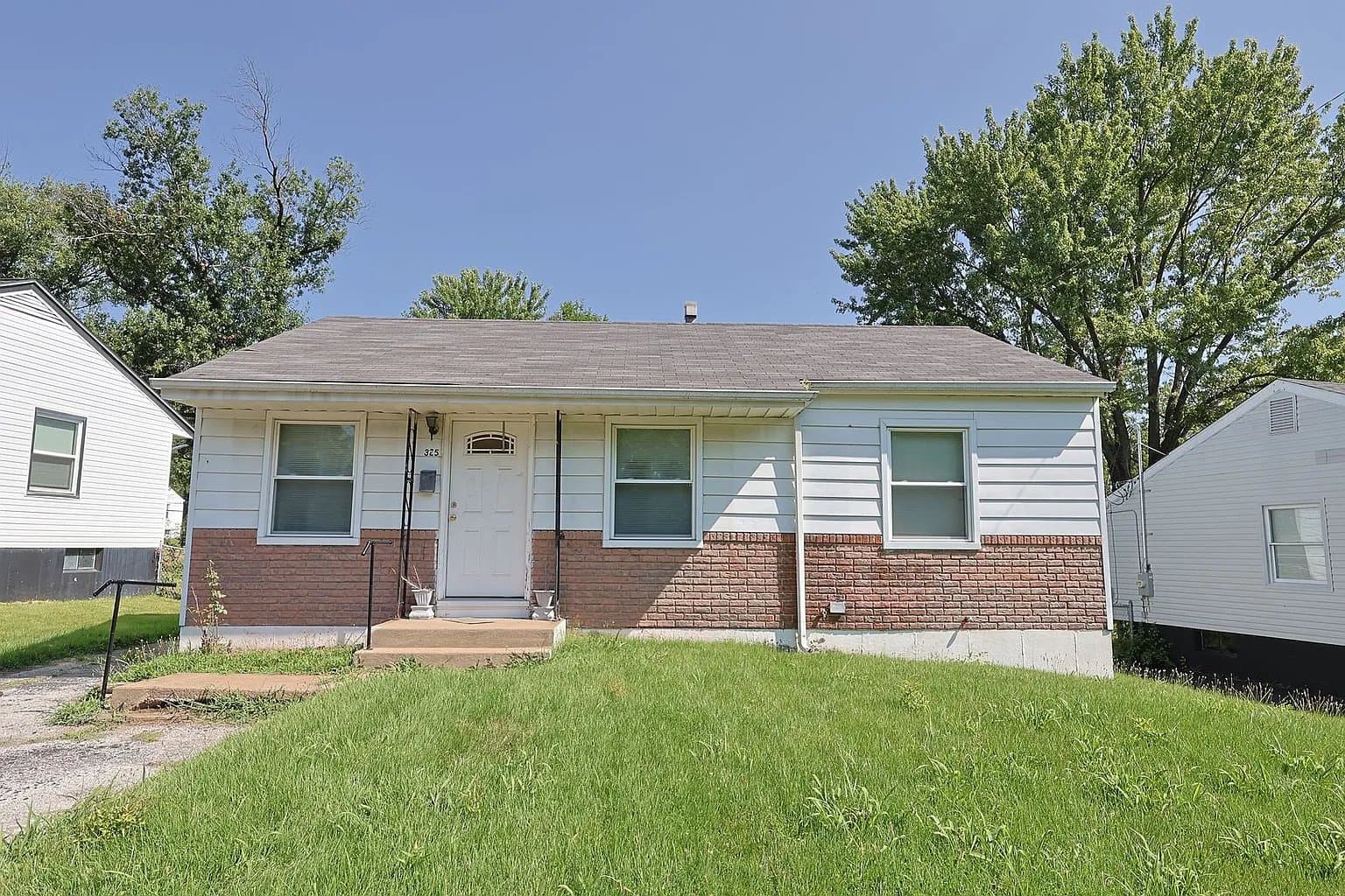 Saint Louis House: 325 Caithness Rd