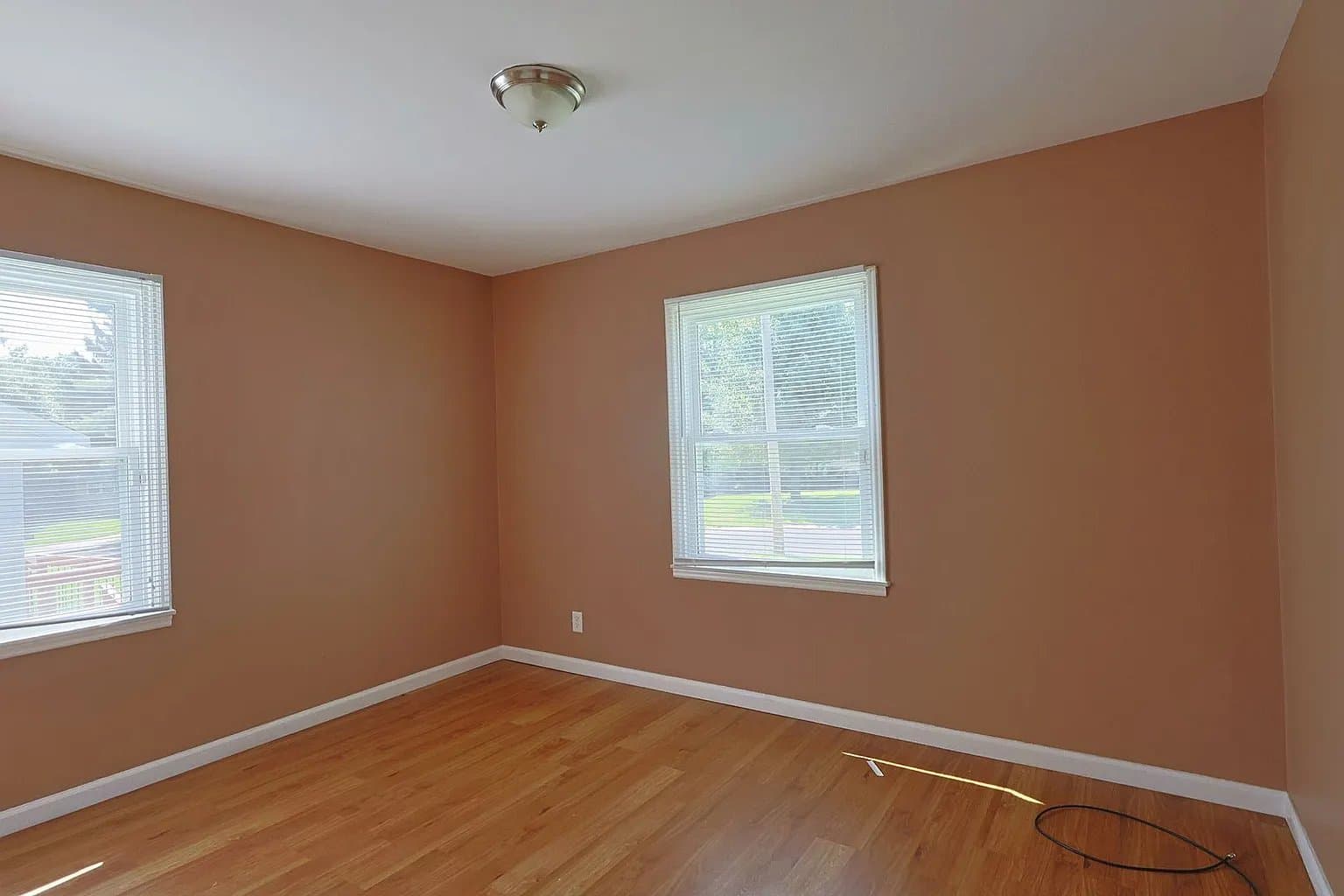 Saint Louis House: 325 Caithness Rd