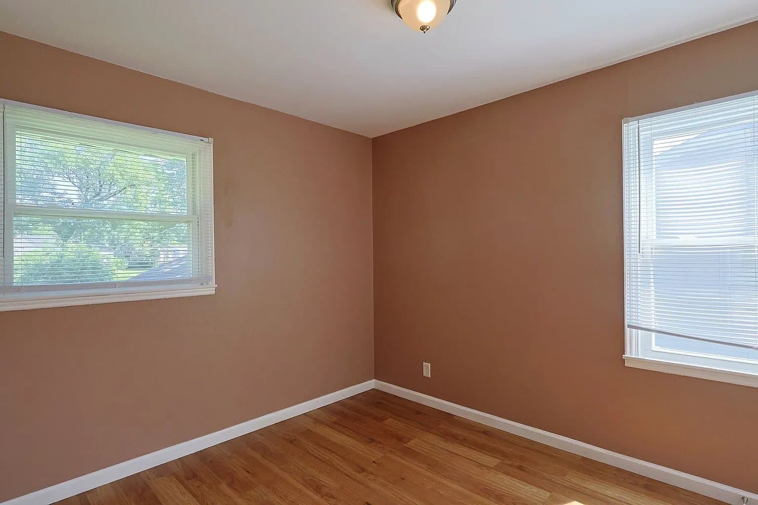 Saint Louis House: 325 Caithness Rd