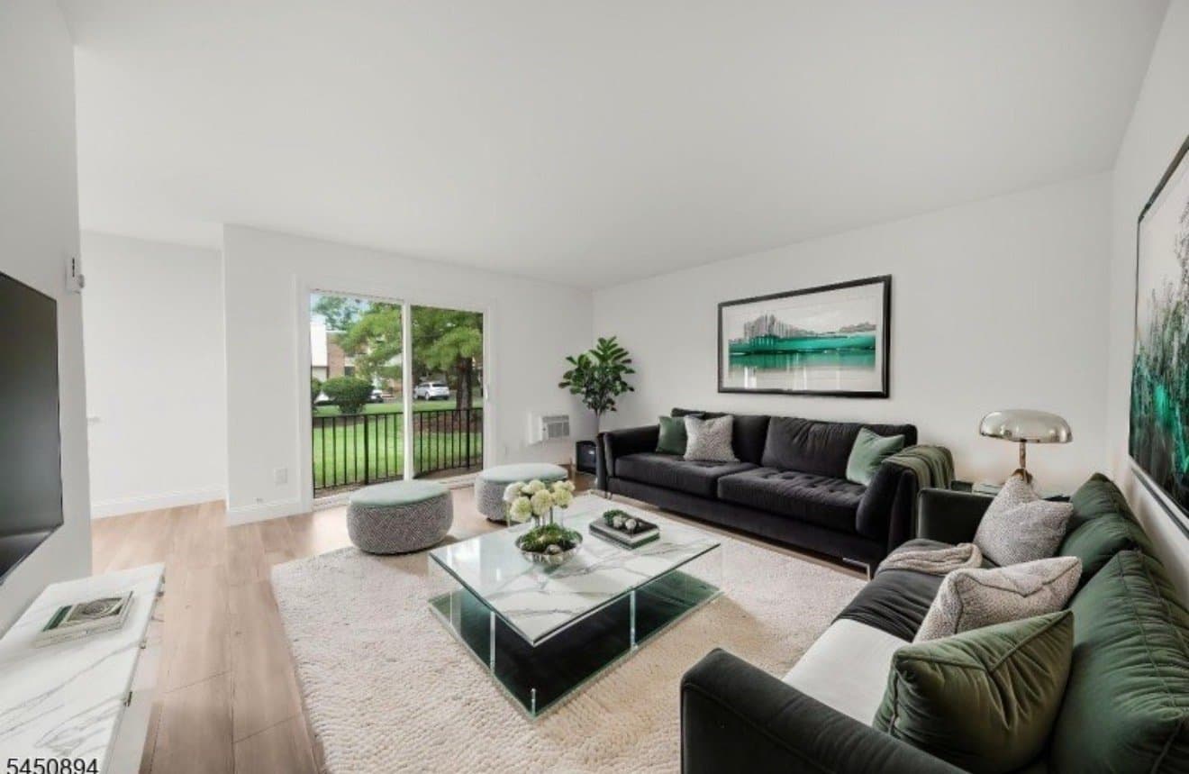 Hillsborough Condo: 798 Eves Dr