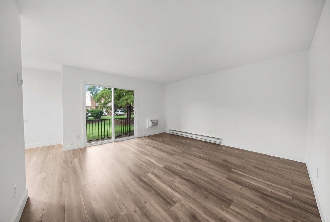 Hillsborough Condo: 798 Eves Dr