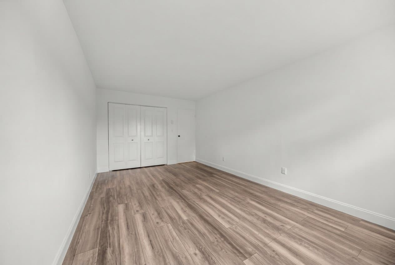 Hillsborough Condo: 798 Eves Dr