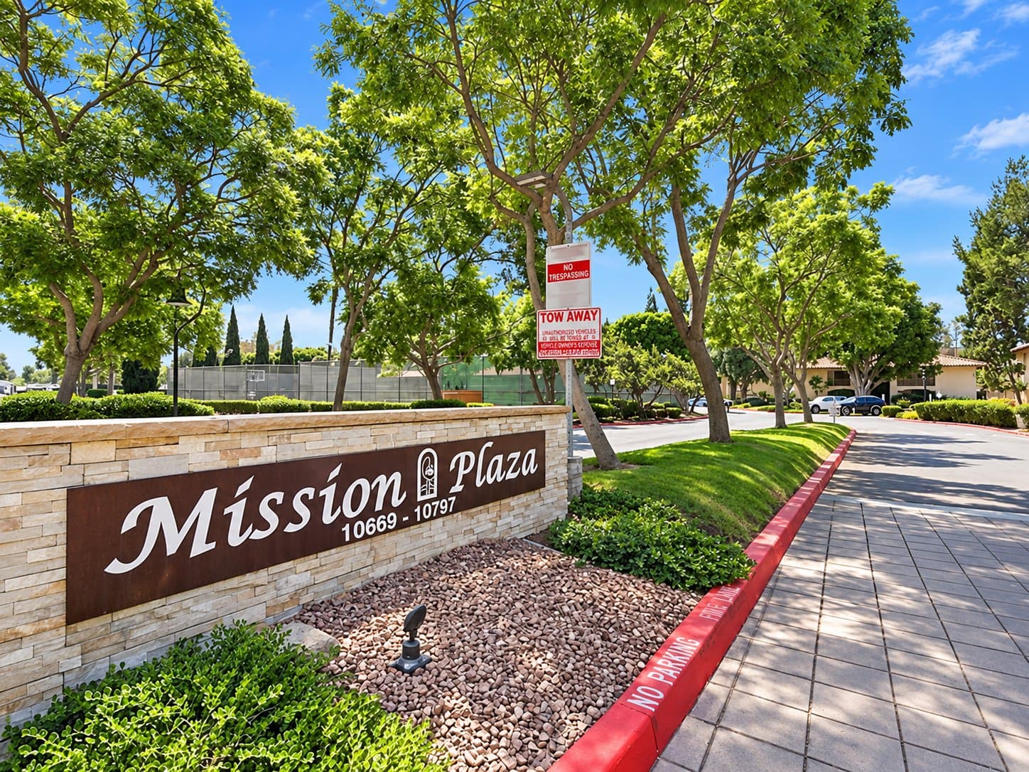 San DIego Condo: 6049 Rancho Mission Rd