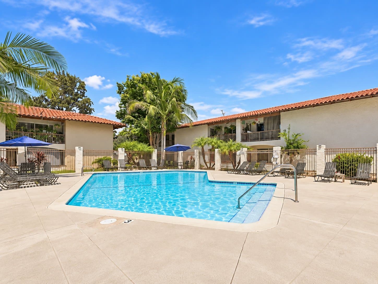 San DIego Condo: 6049 Rancho Mission Rd