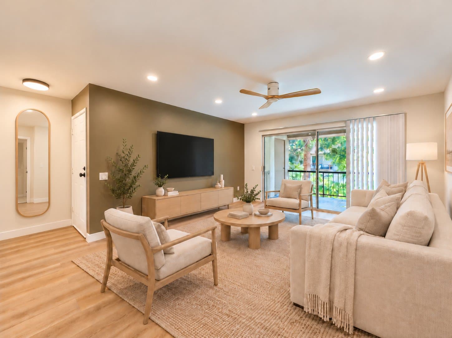 San DIego Condo: 6049 Rancho Mission Rd