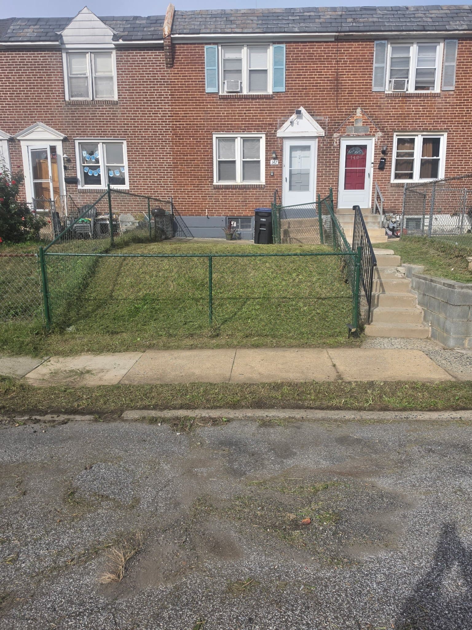 Chester House: 142 W 21st St
