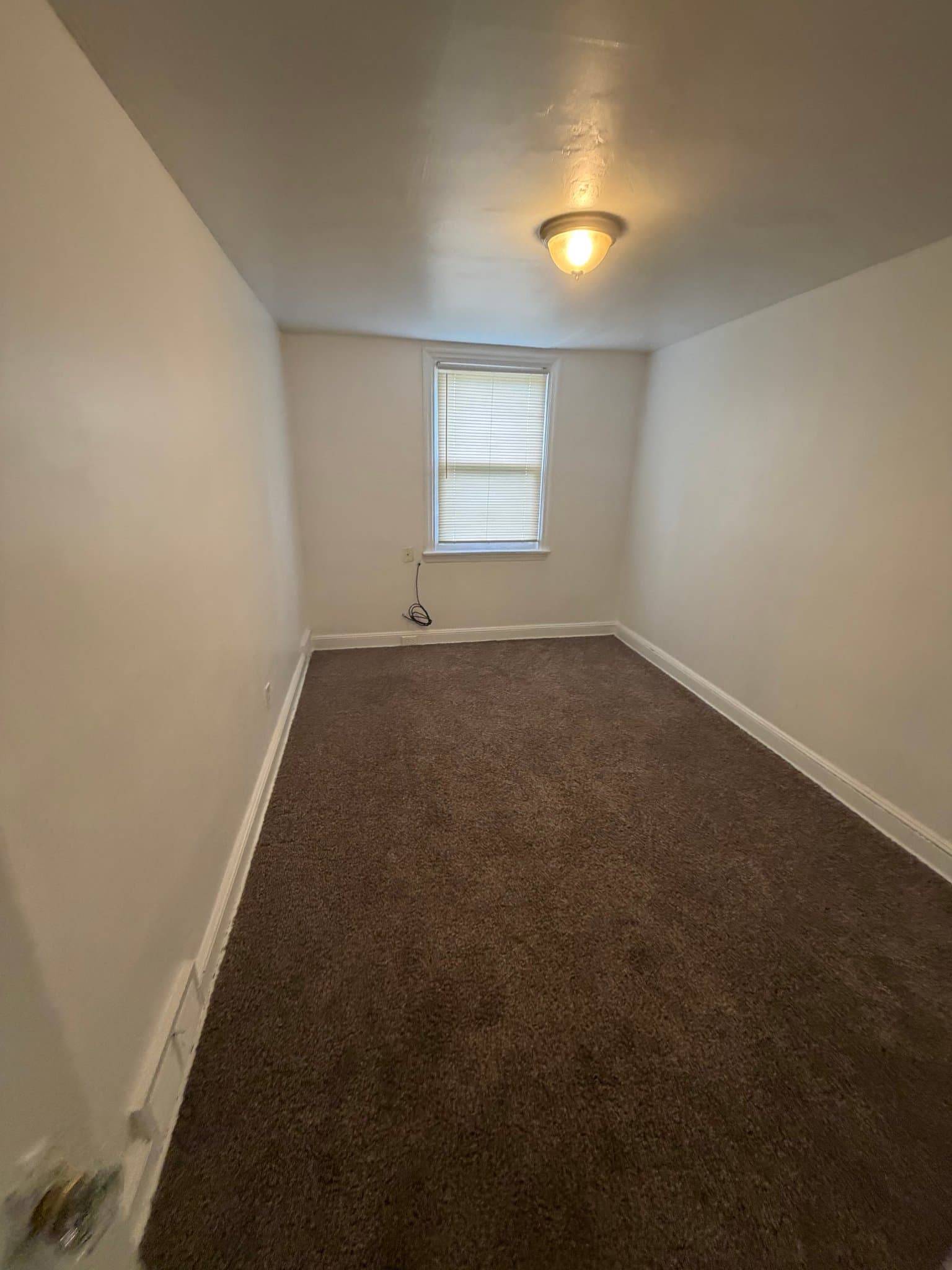 Chester House: 142 W 21st St