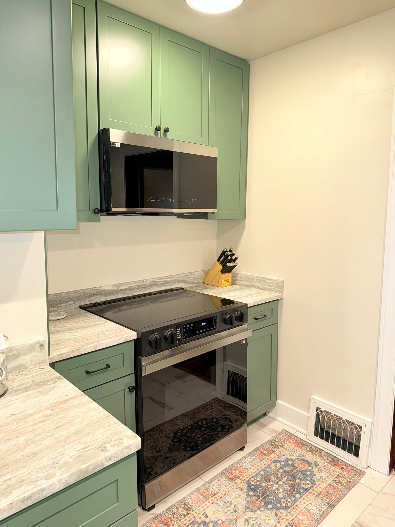 Urbana Single Room: 612 W Washington
