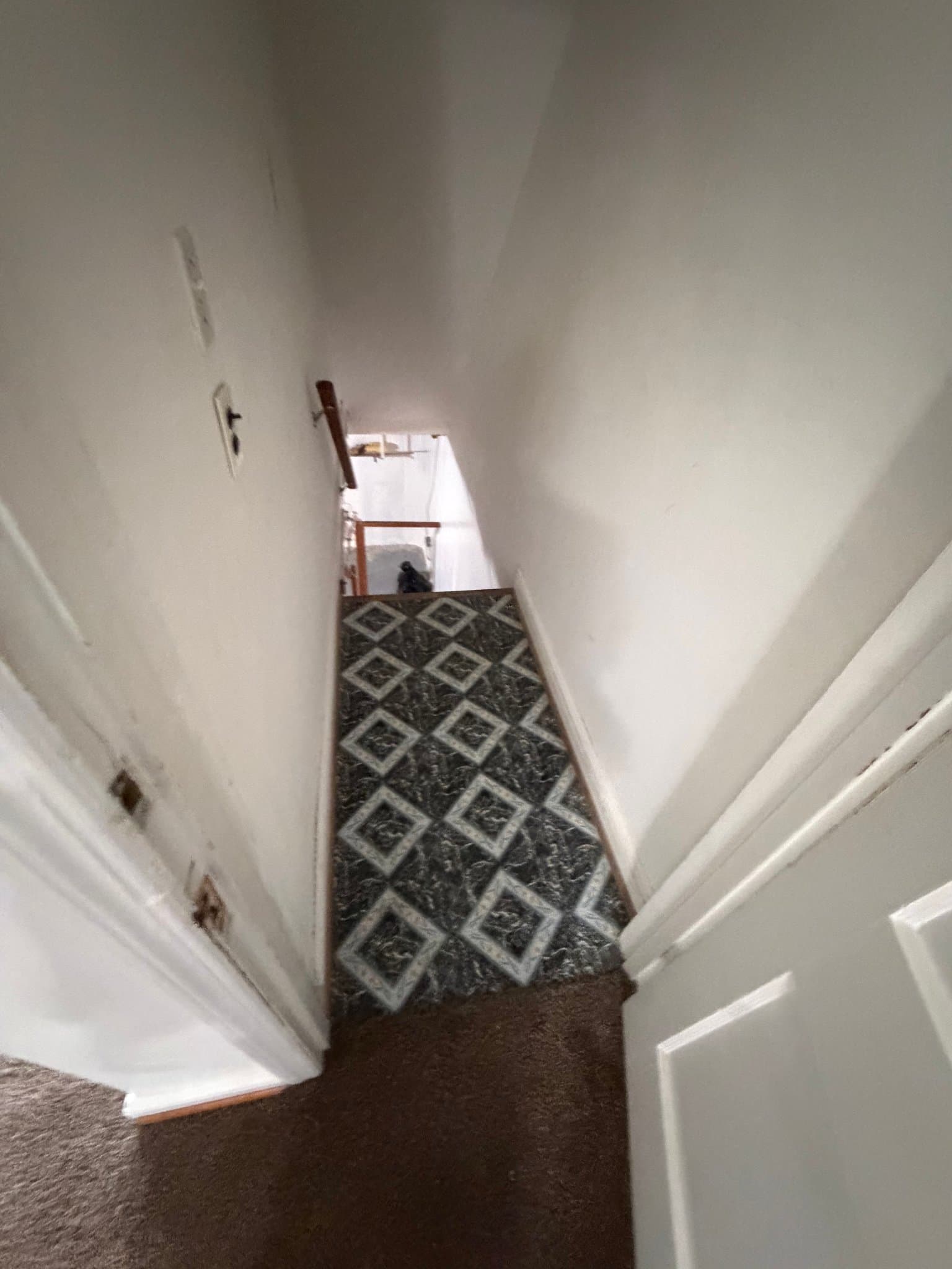 Chester House: 142 W 21st St