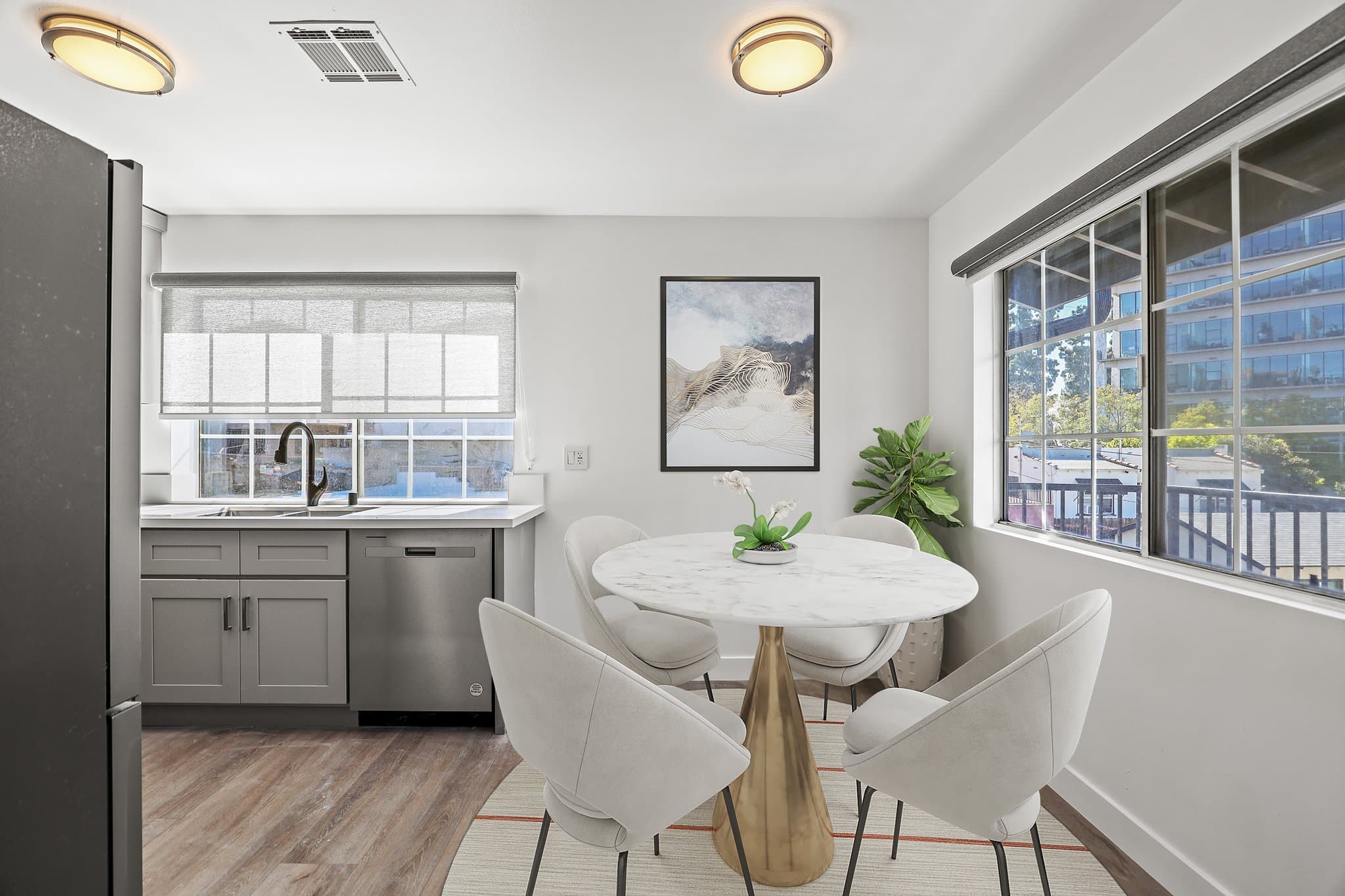 Los Angeles Apartment: 920 Everett Street