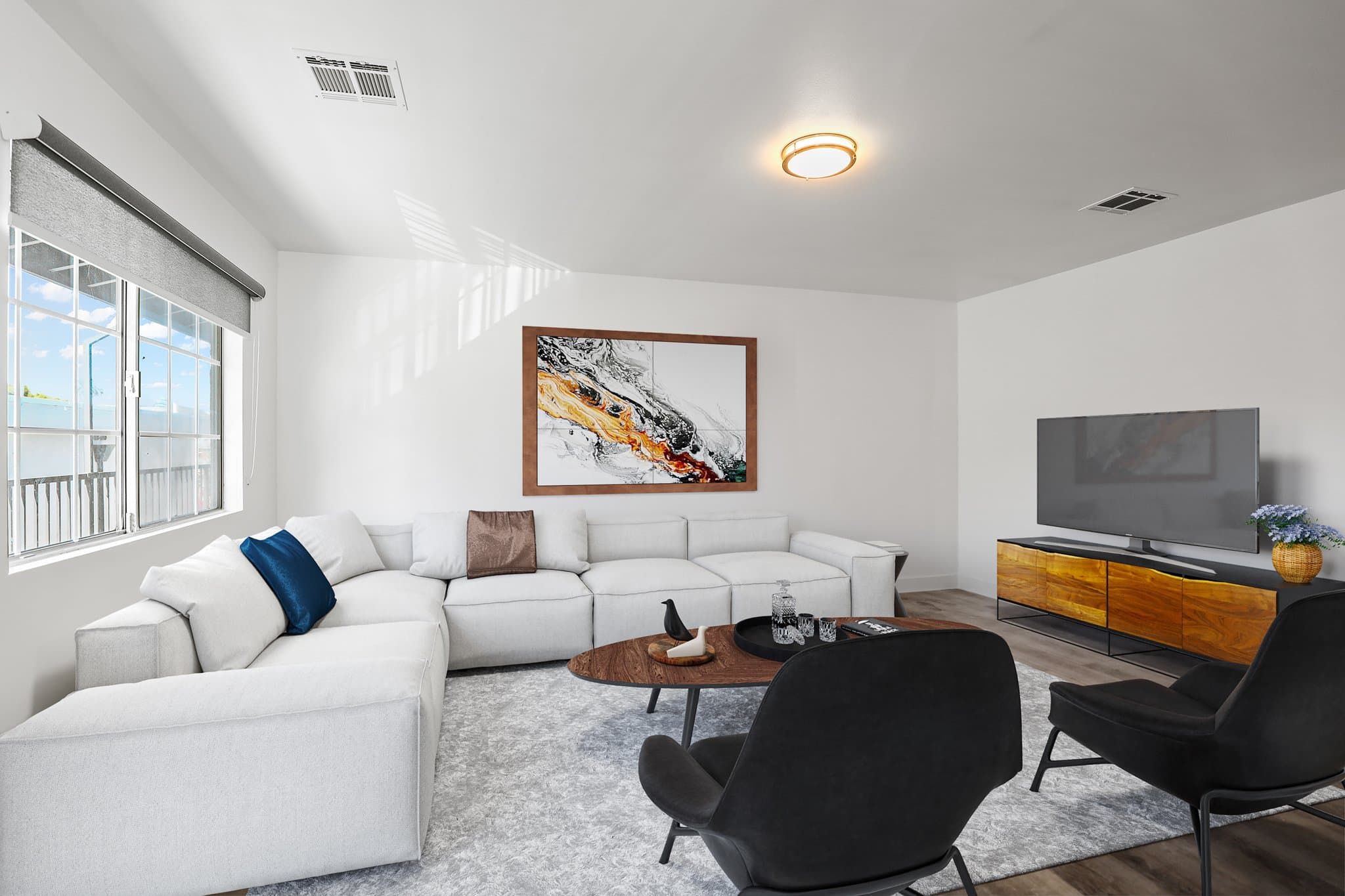 Los Angeles Apartment: 920 Everett Street