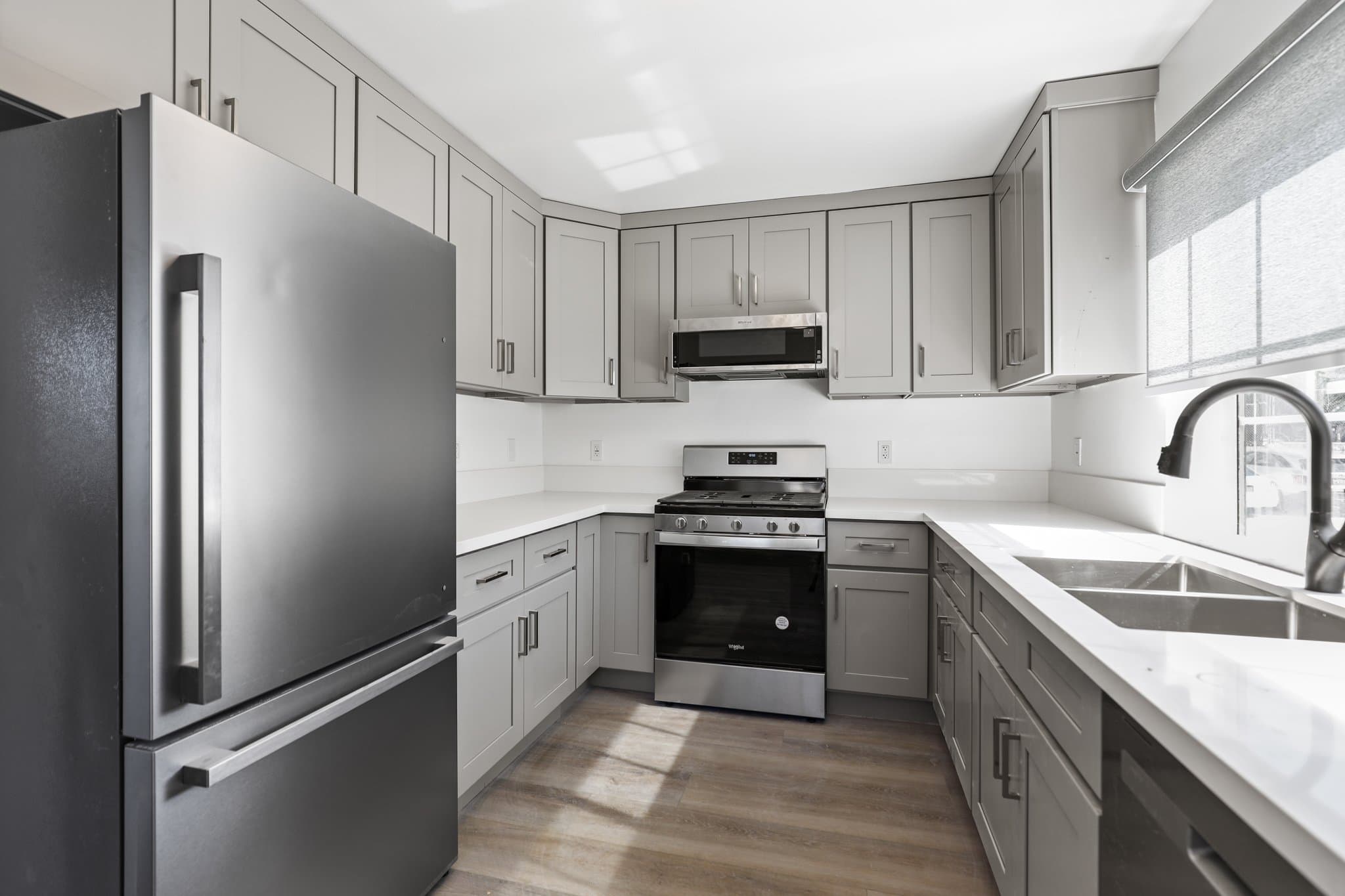 Los Angeles Apartment: 920 Everett Street