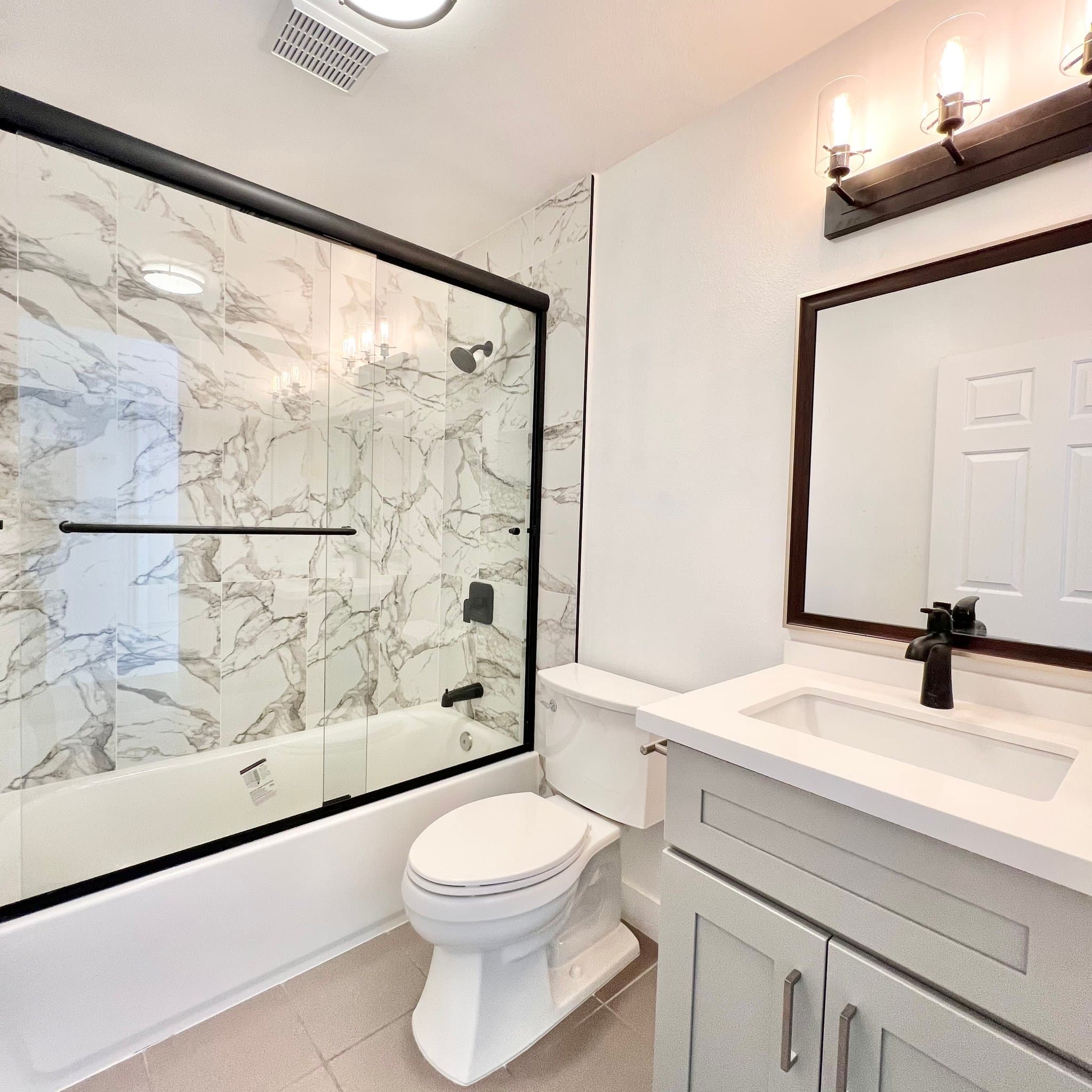 Los Angeles Apartment: 920 Everett Street