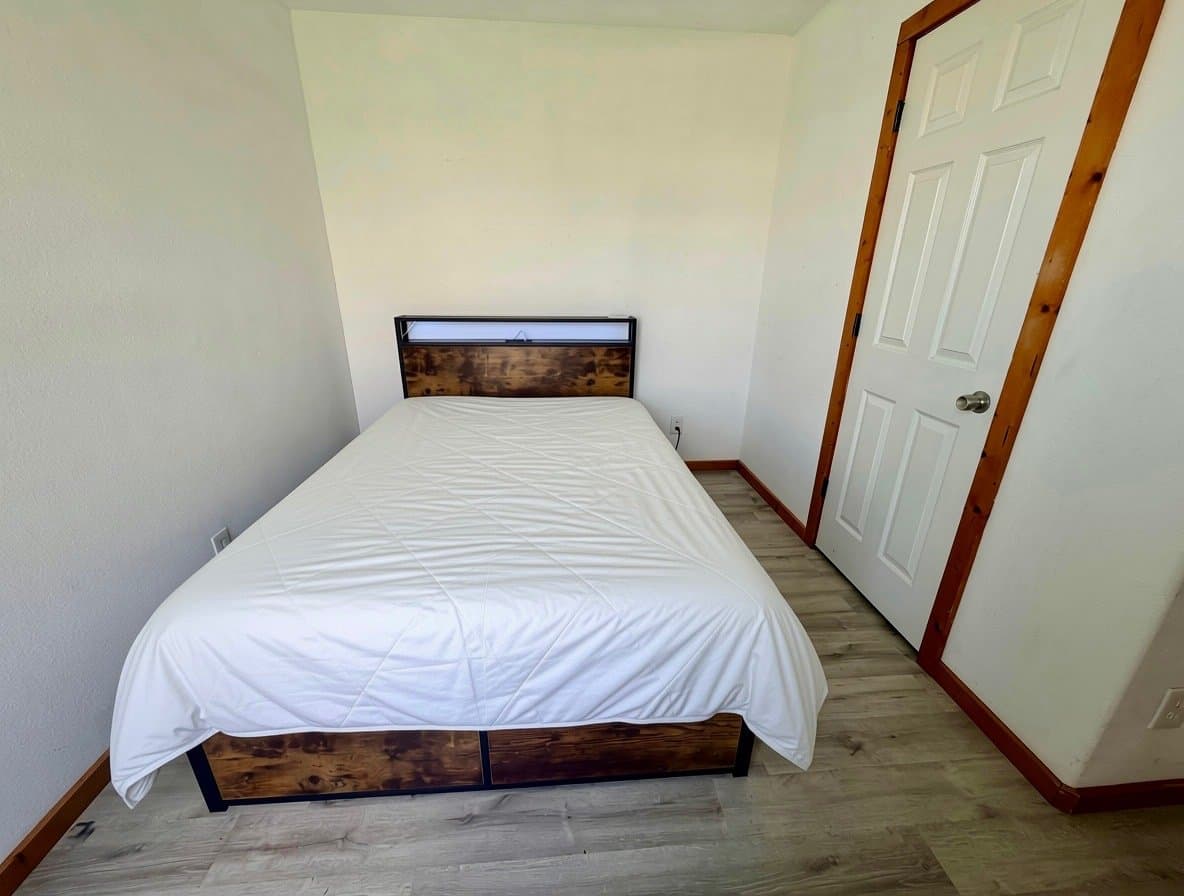 Stockdale Apartment: 403 Free Timber Lane