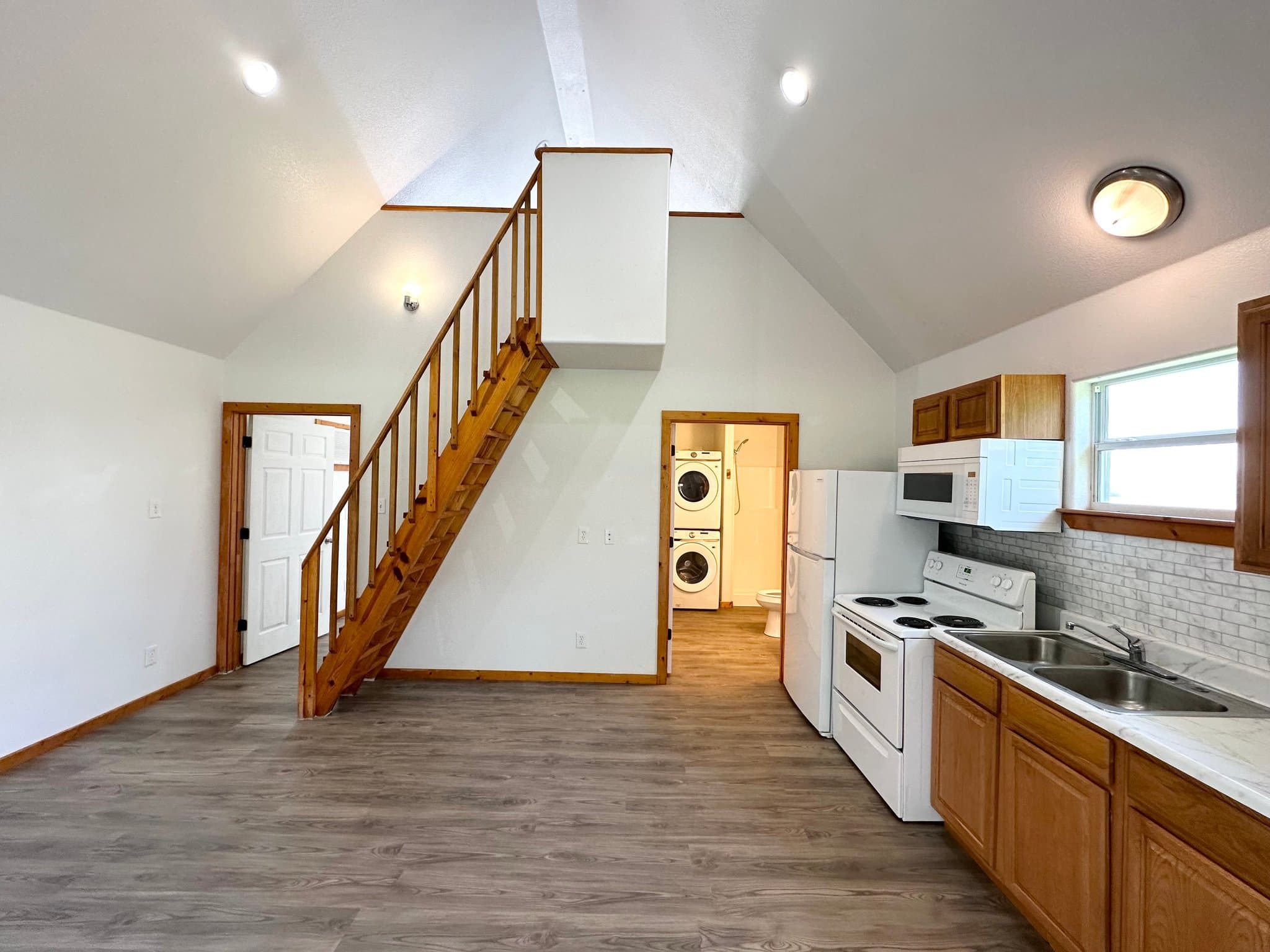 Stockdale Apartment: 403 Free Timber Lane