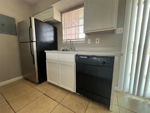 White Settlement Multiplex: 1625 Mary K Ln