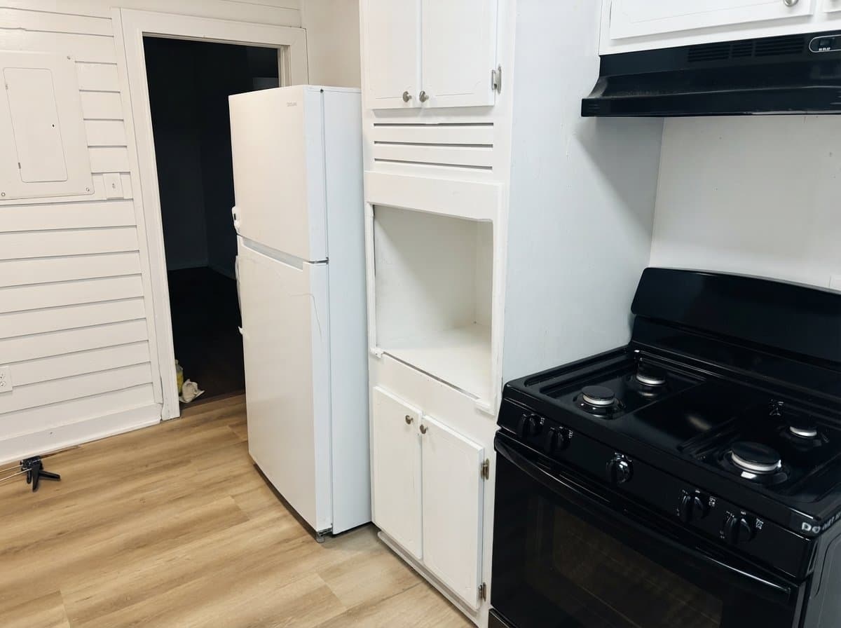 Clarkston House: 877 Montreal Rd