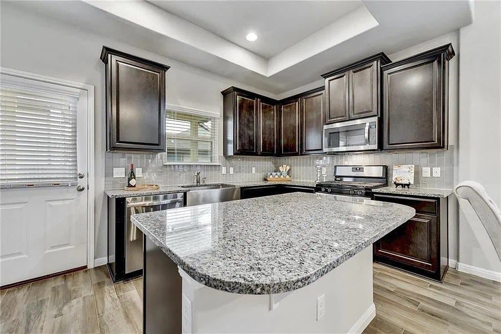 Austin House: 907 Firebranch Trl