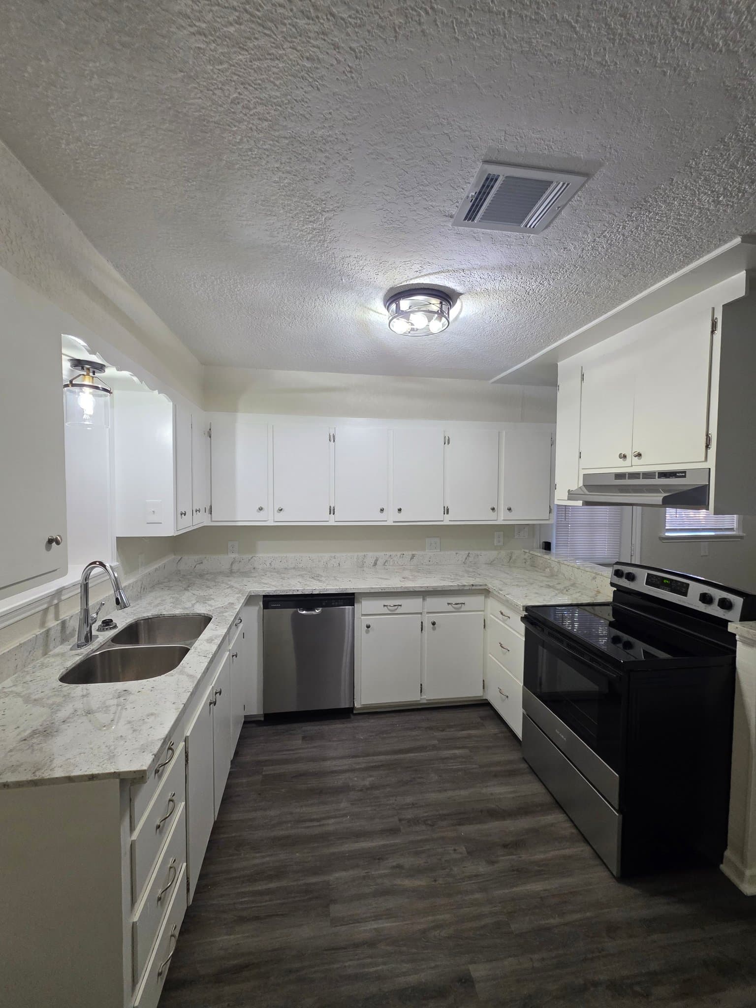 Bay City House: 116 Lindsey Ave