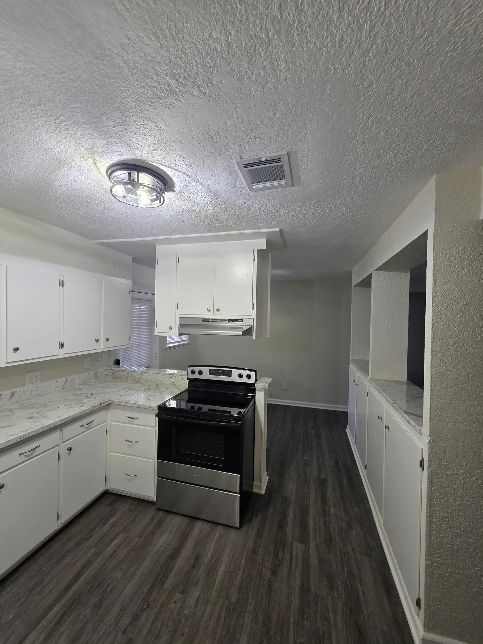 Bay City House: 116 Lindsey Ave