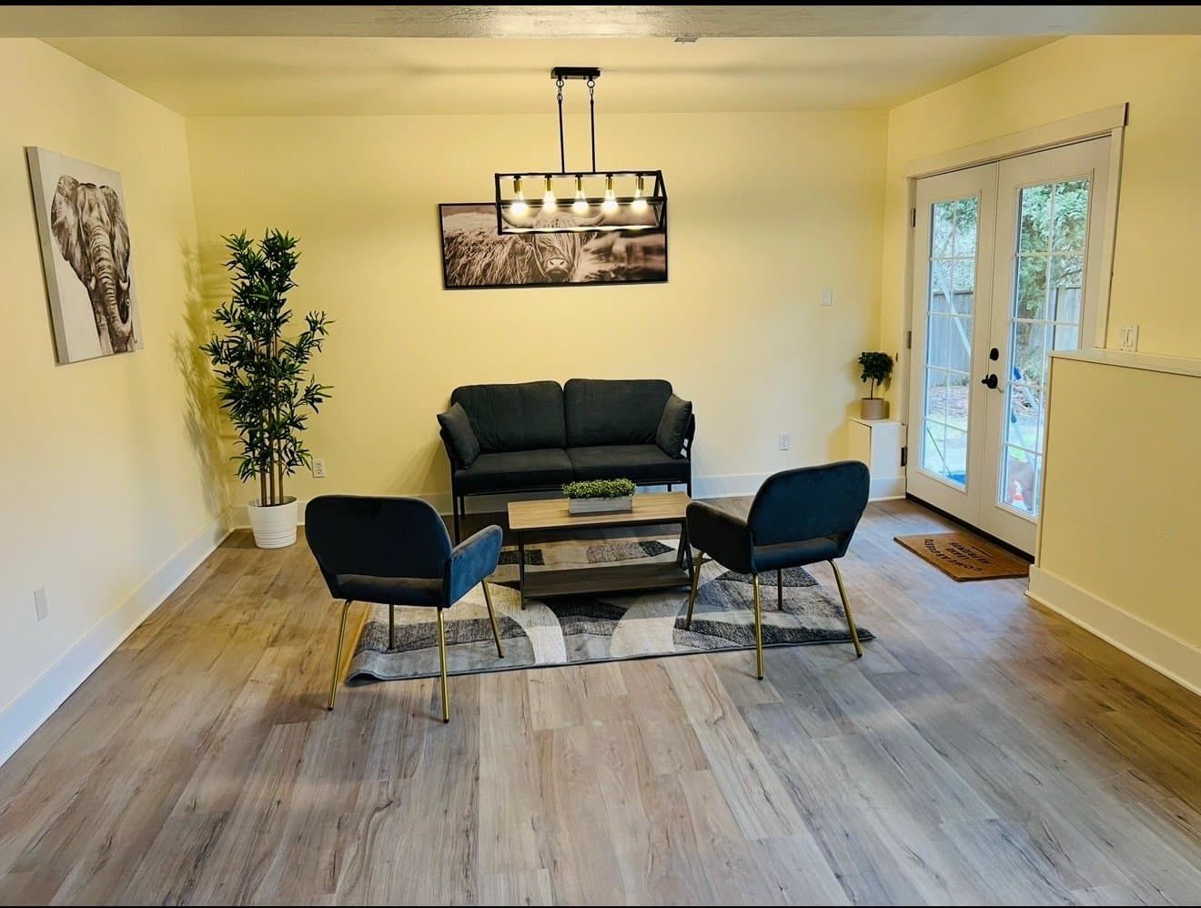 Happy Valley House: 11835 SE Valley View Terrace
