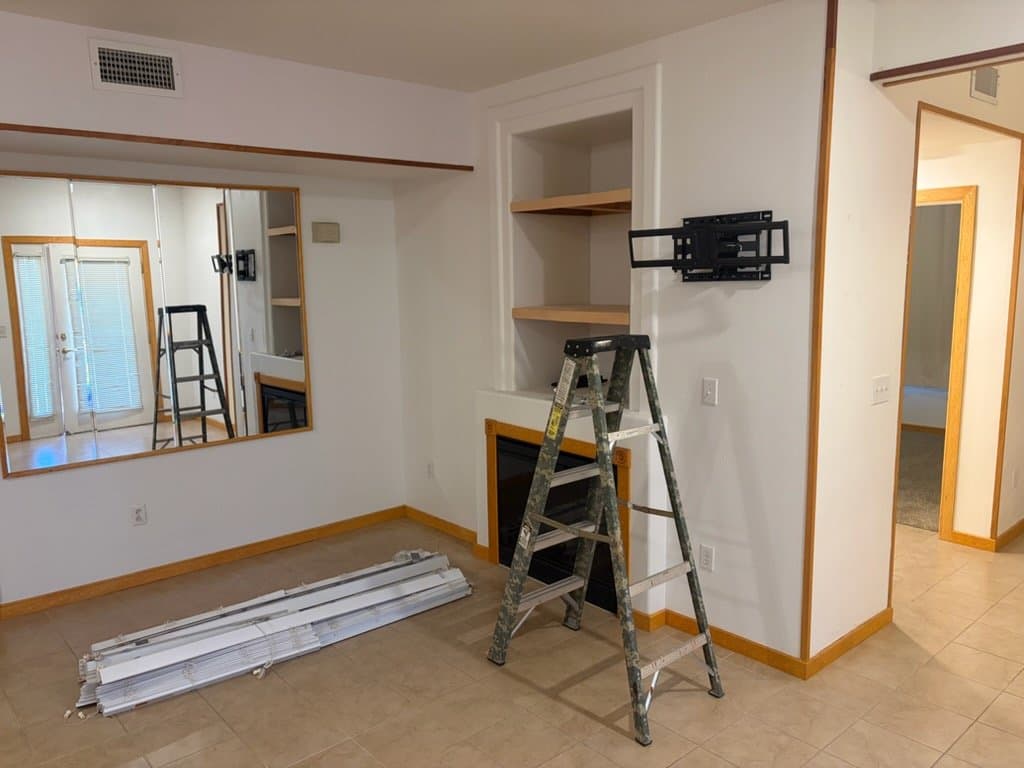 Evans Condo: 701 Lucca Dr
