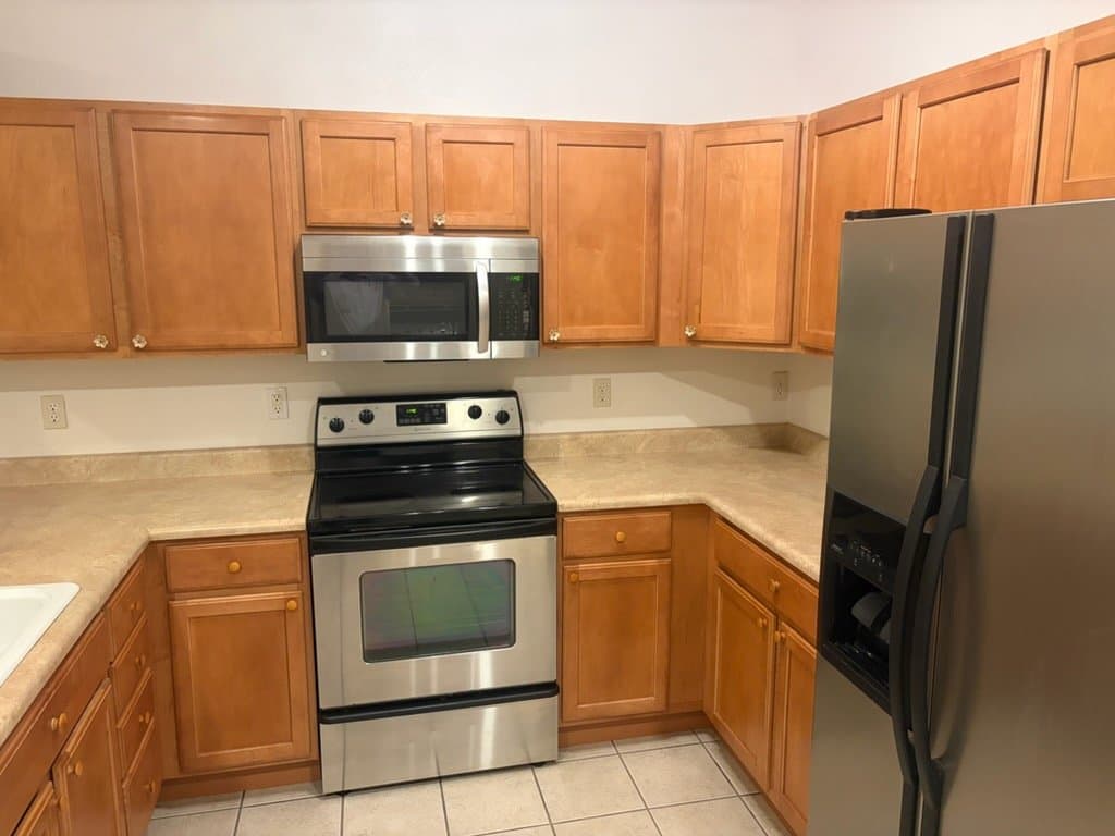 Evans Condo: 701 Lucca Dr