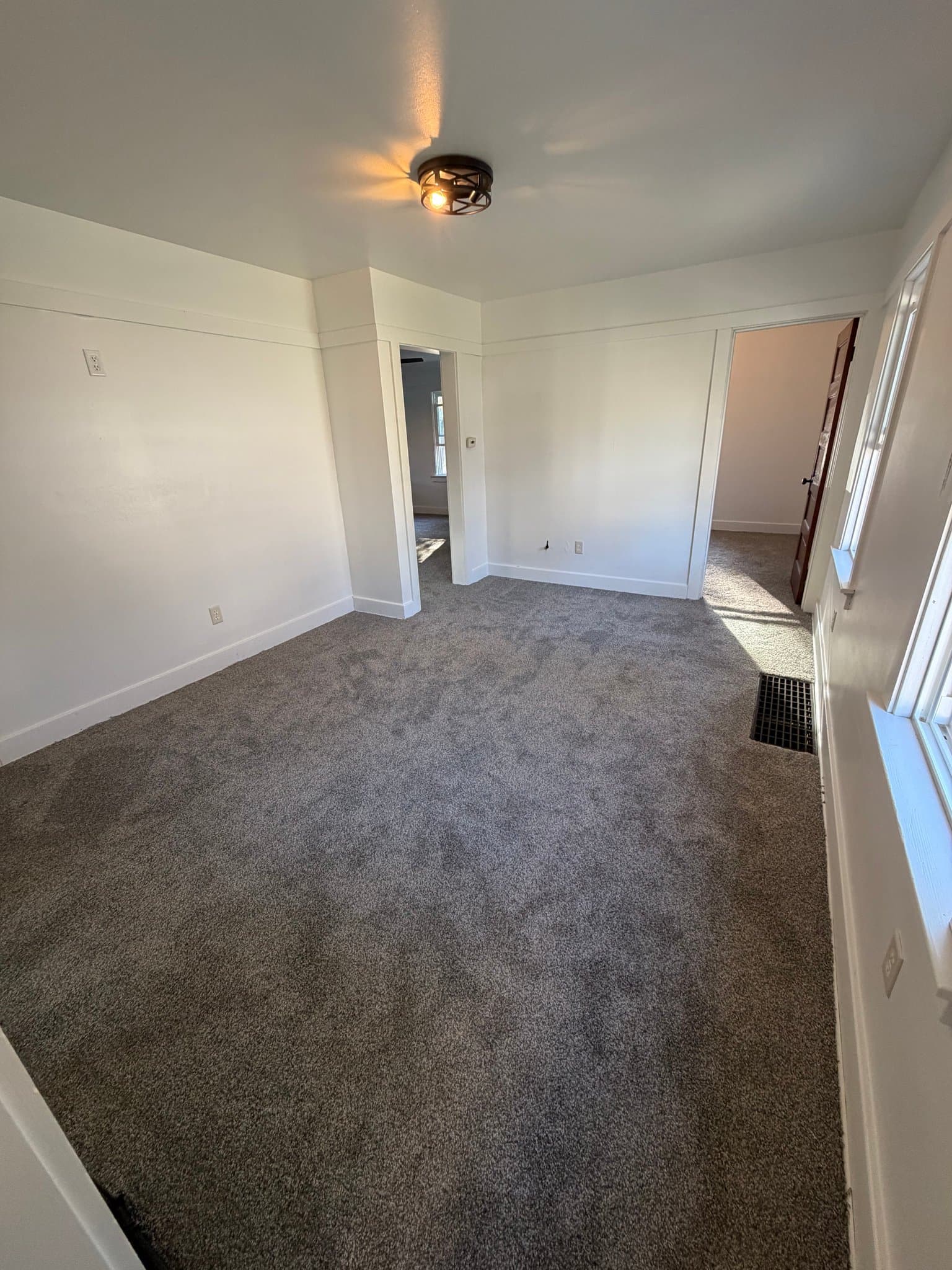 Milwaukee House: 640 S 104th St
