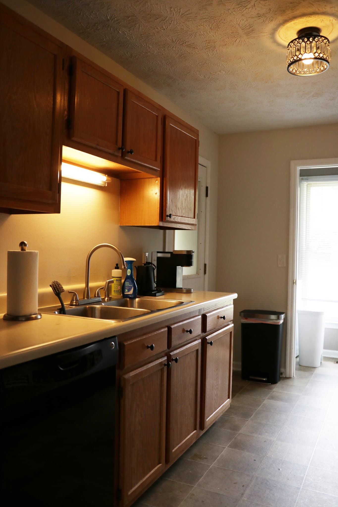 Fayetteville House: 7109 Kearny Ave
