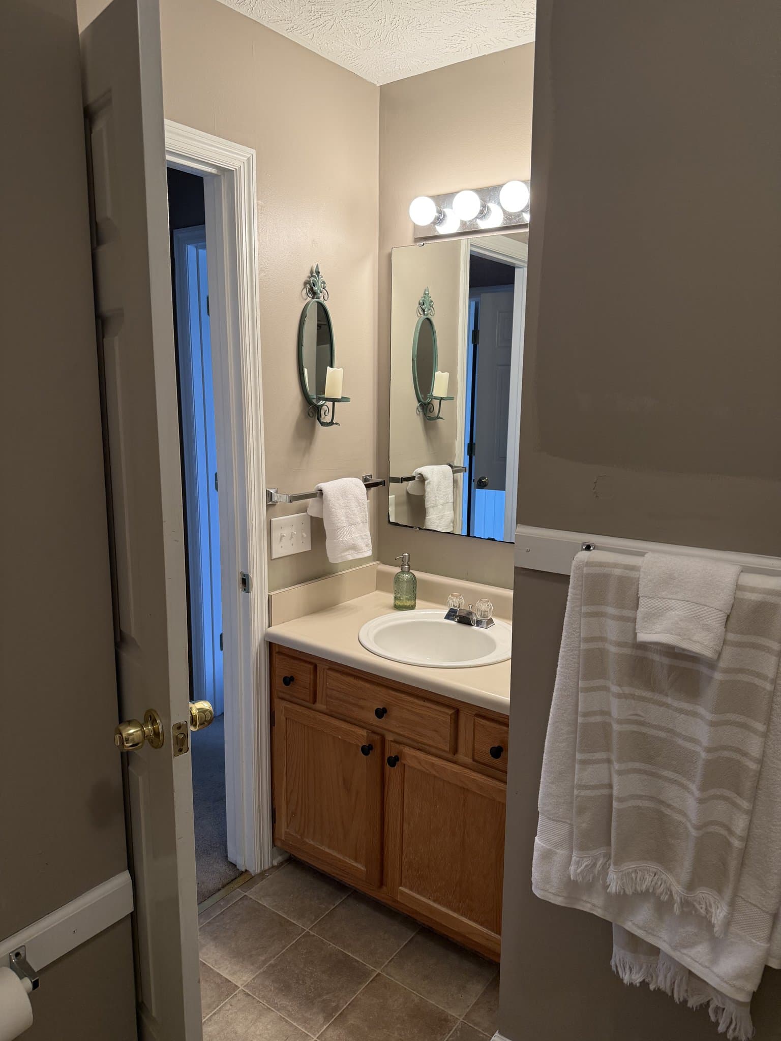 Fayetteville House: 7109 Kearny Ave
