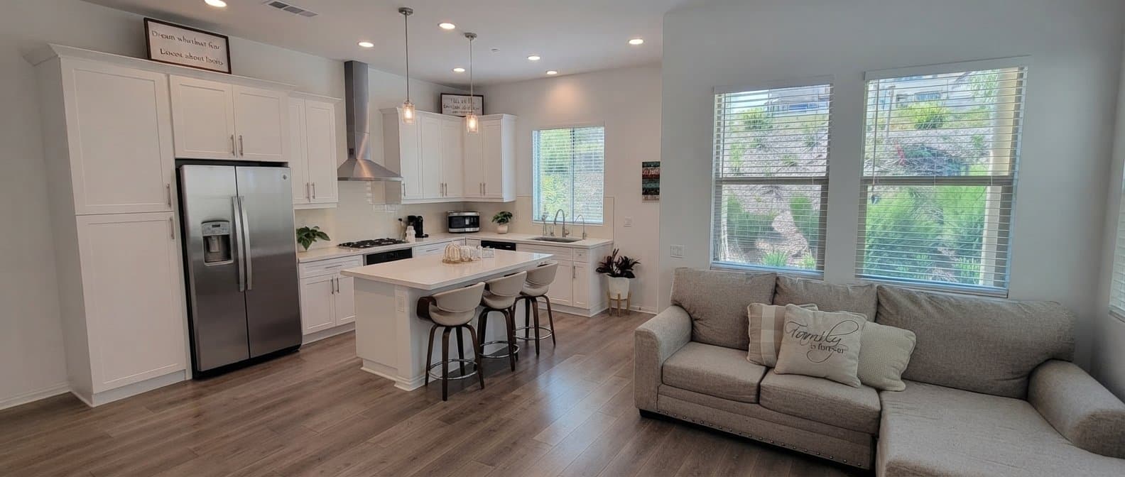 Valencia House: 27411 Pioneer Ct