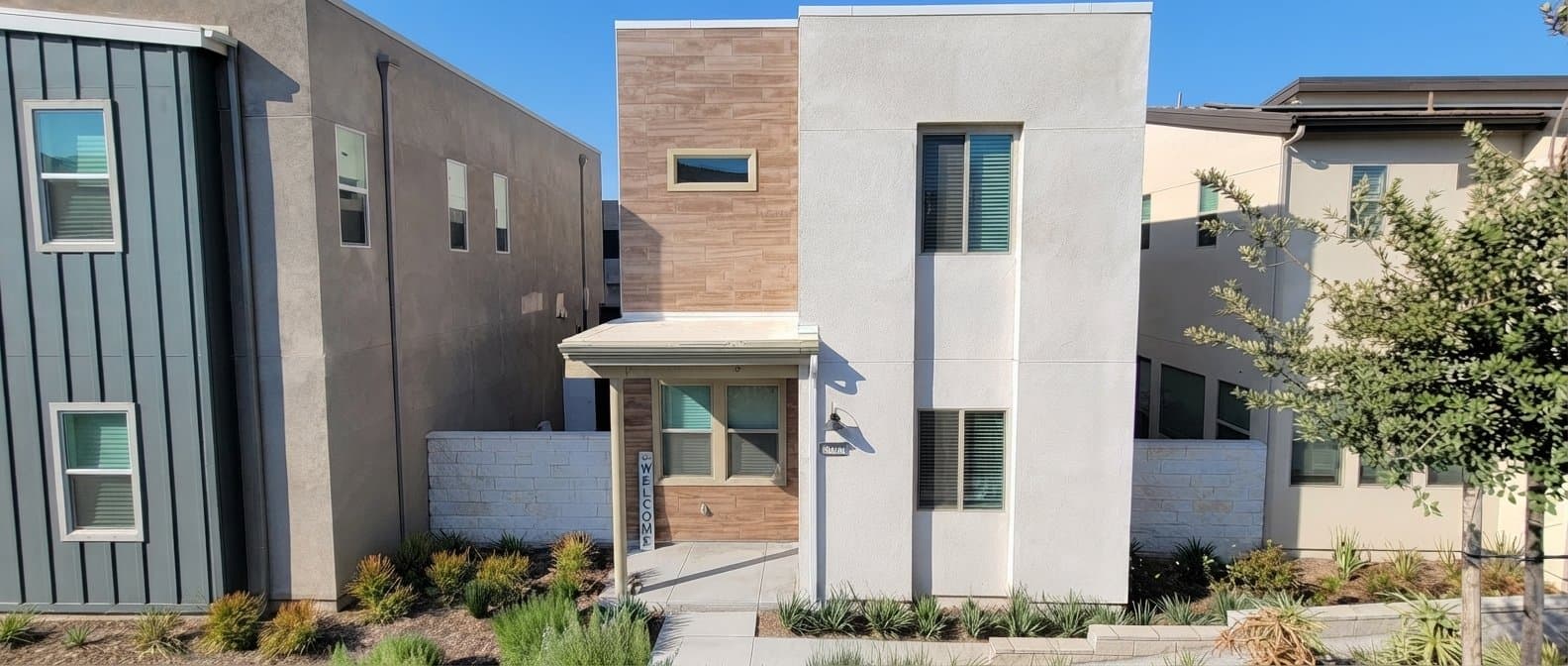 Valencia House: 27411 Pioneer Ct
