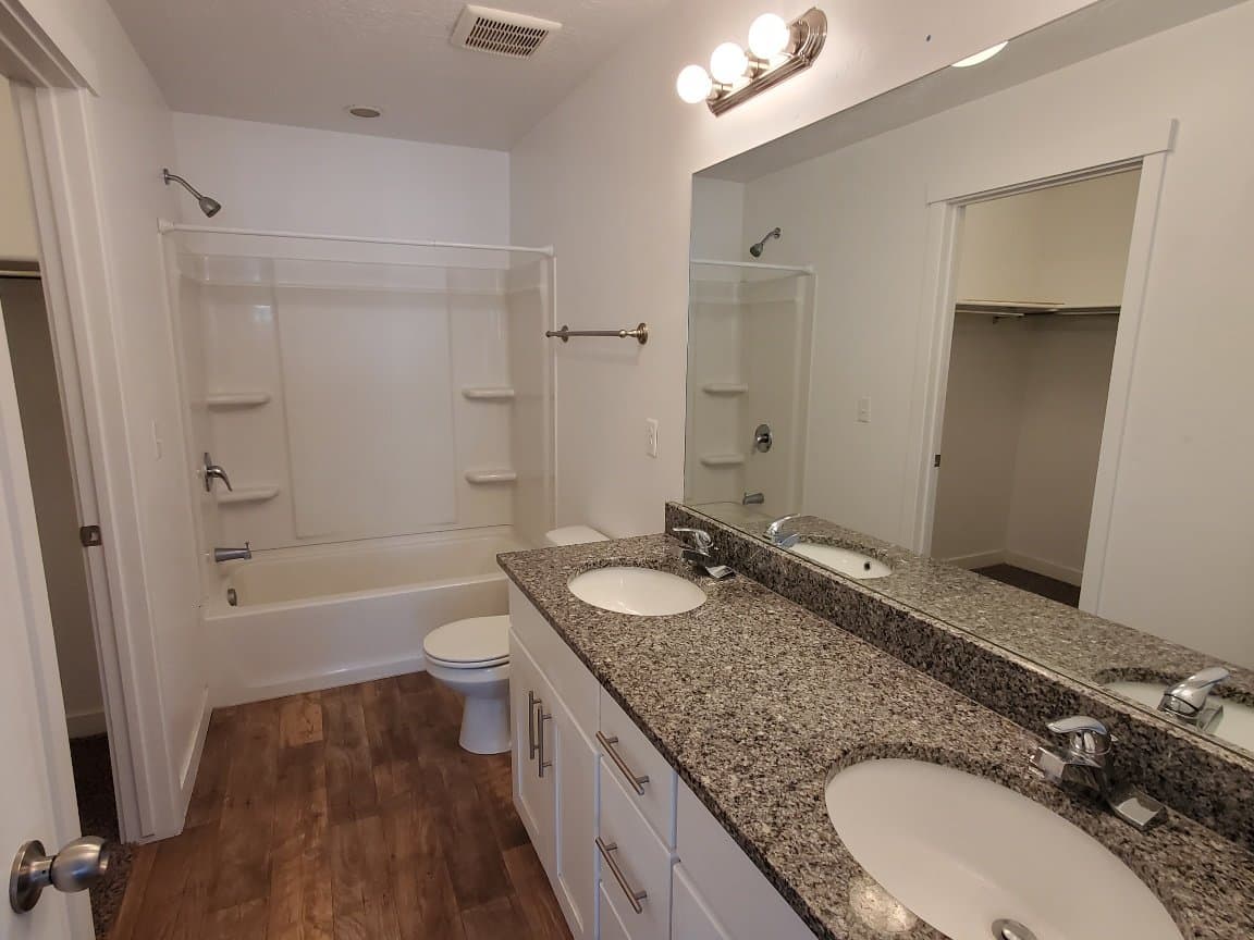 Vineyard Single Room: 685 E 330 N